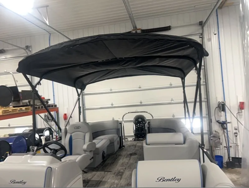 Slide: The Image of Bentley Pontoons 223 Bolt 2026 - 5