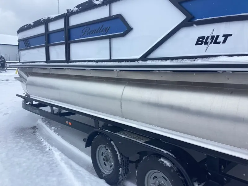 Slide: The Image of Bentley Pontoons 223 Bolt 2026 - 9