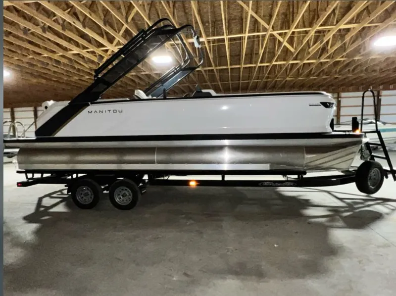 The Image of Manitou 2025 Manitou Explore 24’ Switchback Trifold 2025 - 1