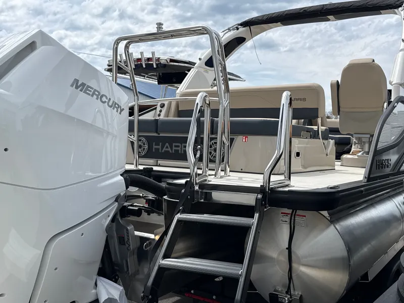 Slide: The Image of Harris Harris Grand Mariner 250 2026 - 3