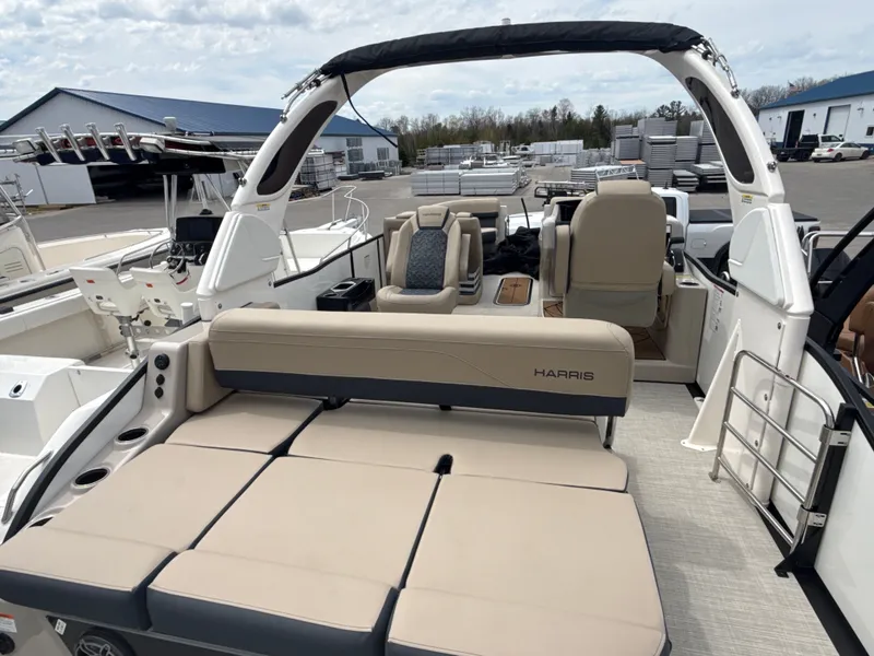 Slide: The Image of Harris Harris Grand Mariner 250 2026 - 5