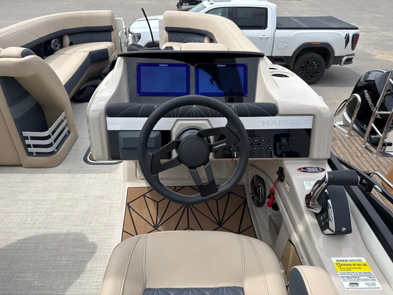 Slide: The Image of Harris Harris Grand Mariner 250 2026 - 7