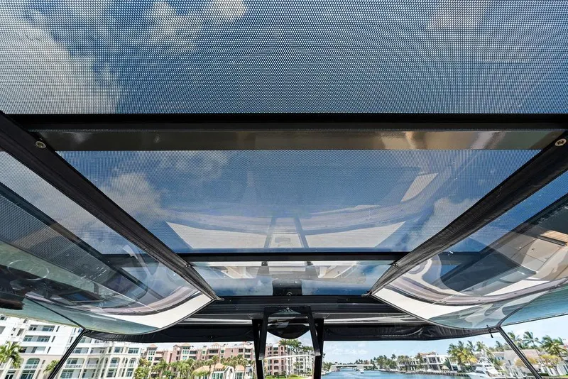 Slide: The Image of View through the glass roof of a 2018 Ferretti Yachts 850 Motoryacht. - 23