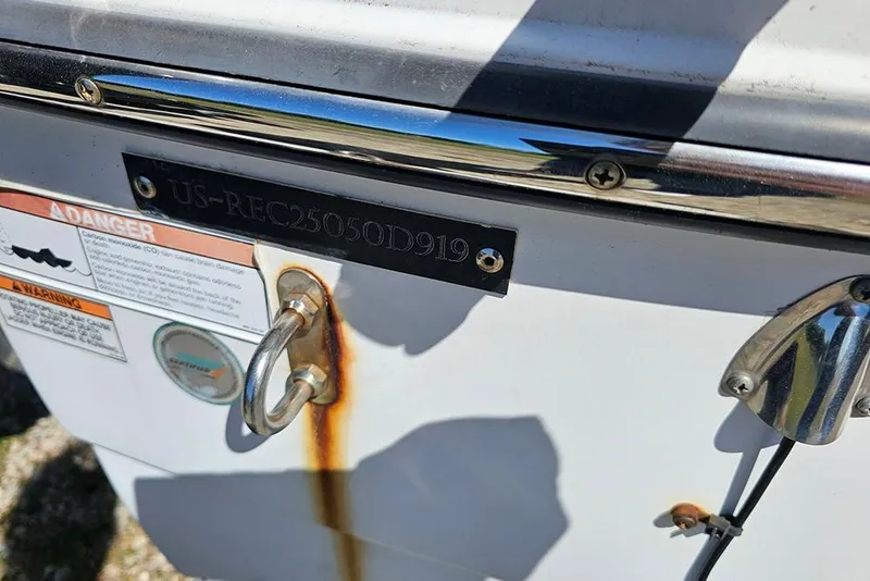 Slide: The Image of 2019 Caravelle 17 EBo Bowrider boat identification plate and warning labels. - 20