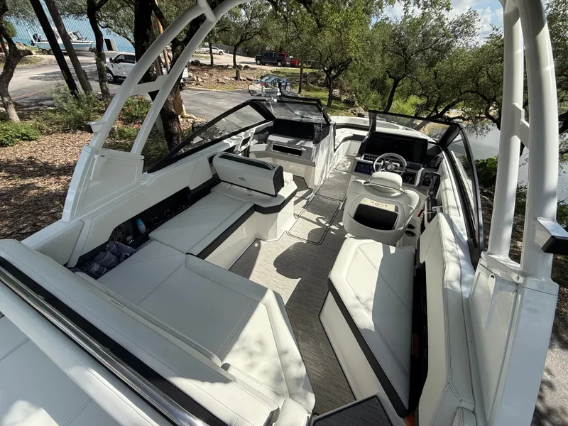 Slide: The Image of Interior of 2025 Cobalt R4 boat with luxurious seating. - 4