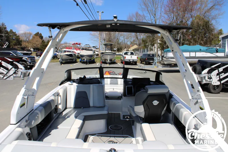 Slide: The Image of Malibu Wakesetter 21 MLX 2020 - 8