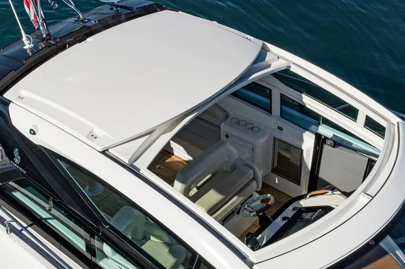 Slide: The Image of 2018 Beneteau Gran Turismo 40 yacht cockpit with sleek design and modern controls. - 51