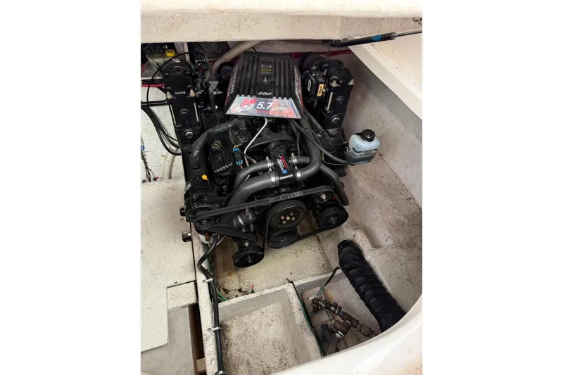 Slide: The Image of Engine compartment of a 2000 Bayliner 3055 Ciera Sunbridge DX/LX boat. - 6