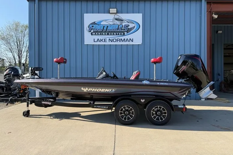 The Image of 2026 Phoenix 818 Pro boat at Foothills Marine Center, Lake Norman. - 1