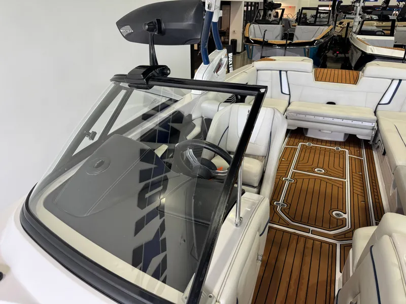 Slide: The Image of Nautique Super Air Nautique G25 2014 - 17