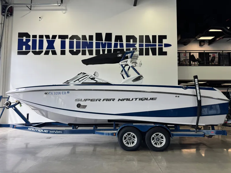 Slide: The Image of Nautique Super Air Nautique G25 2014 - 4