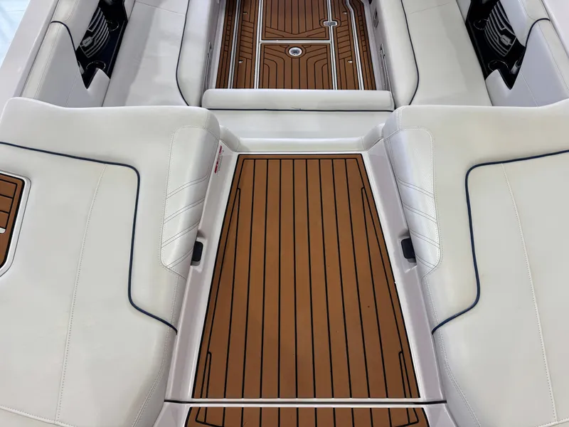 Slide: The Image of Nautique Super Air Nautique G25 2014 - 7