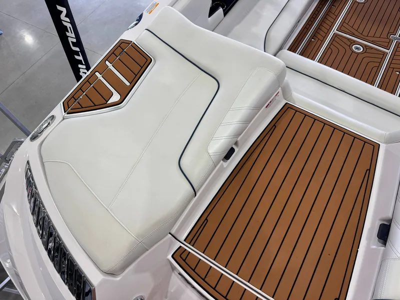 Slide: The Image of Nautique Super Air Nautique G25 2014 - 9