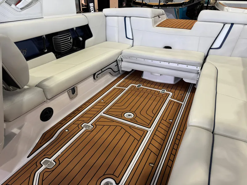 Slide: The Image of Nautique Super Air Nautique G25 2015 - 12