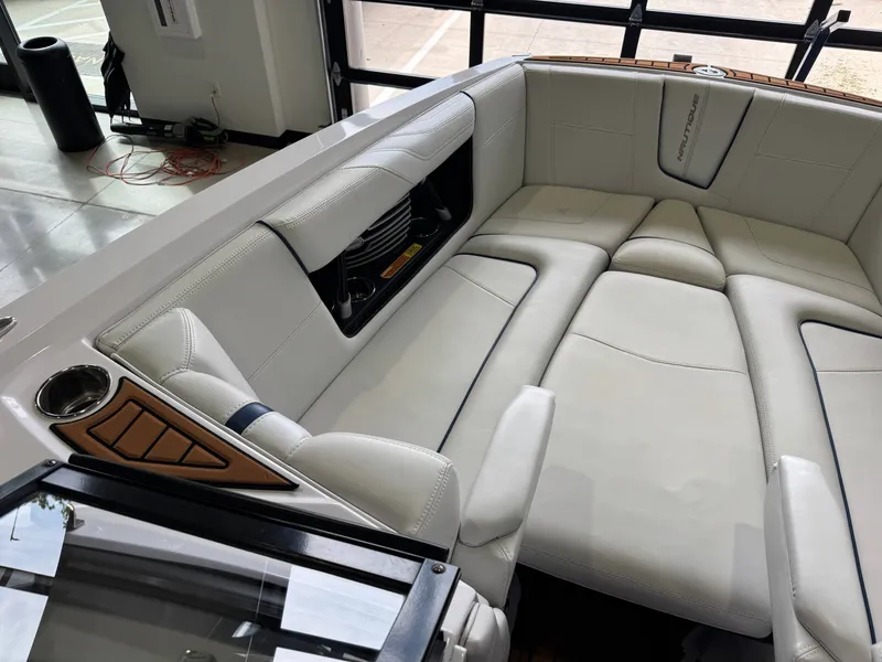 Slide: The Image of Nautique Super Air Nautique G25 2015 - 16