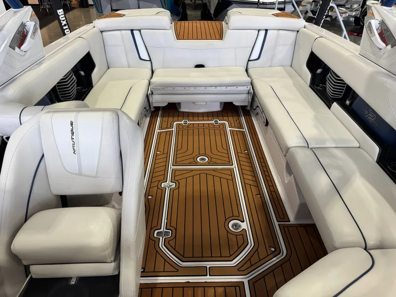 Slide: The Image of Nautique Super Air Nautique G25 2015 - 19