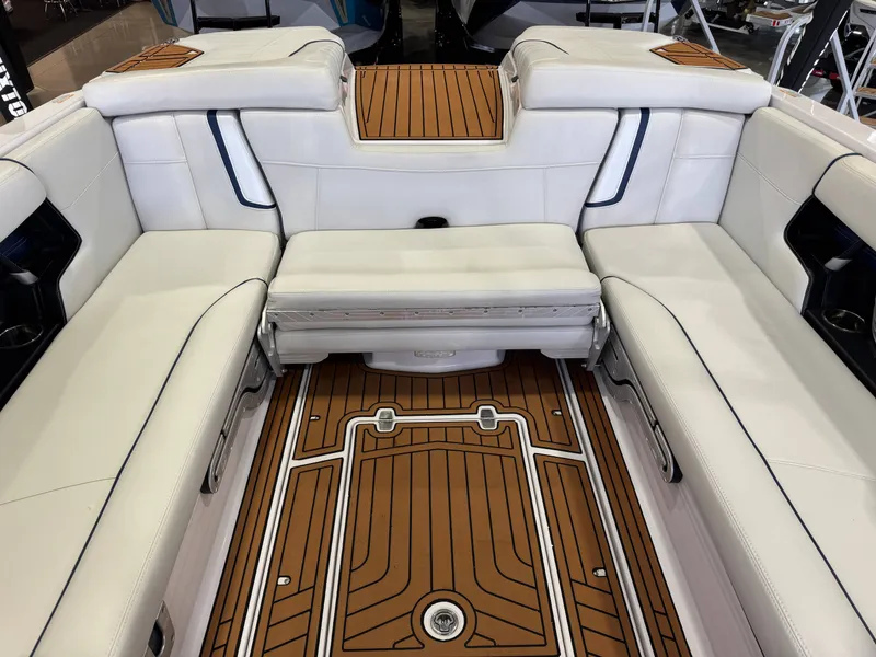 Slide: The Image of Nautique Super Air Nautique G25 2015 - 24