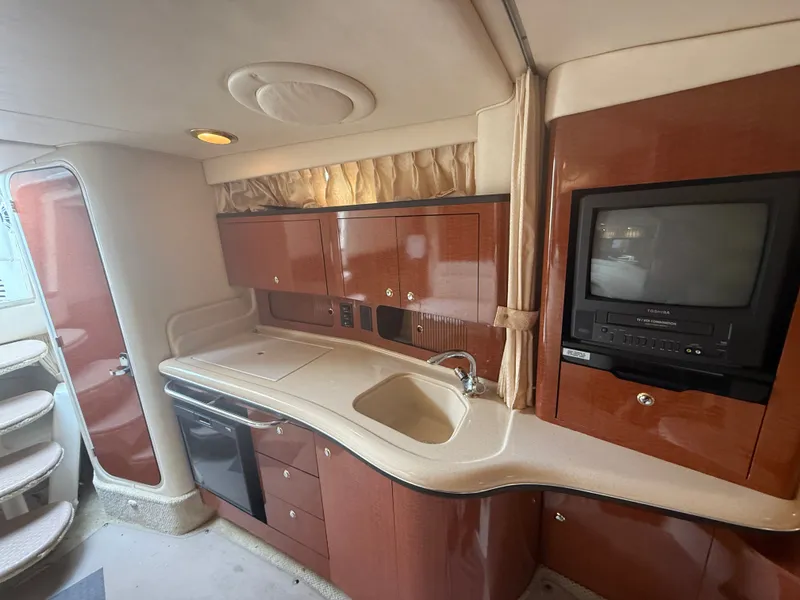 Slide: The Image of Sea Ray Sundancer 320 2003 - 17