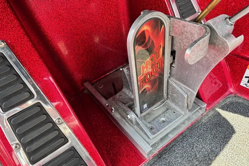 Slide: The Image of Hot Foot pedal in 2021 Ranger Z520C Cup-Equipped boat, red metallic finish. - 13