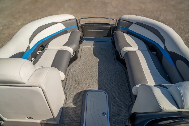 Slide: The Image of Aqua 250 XP3 - Tritoon 2015 - 11