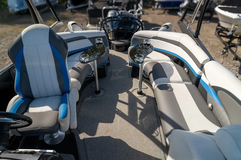 Slide: The Image of Aqua 250 XP3 - Tritoon 2015 - 13