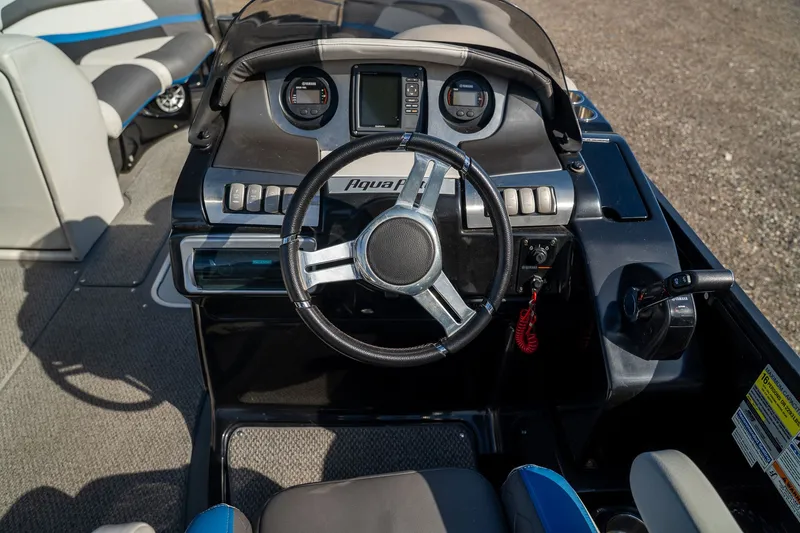 Slide: The Image of Aqua 250 XP3 - Tritoon 2015 - 15