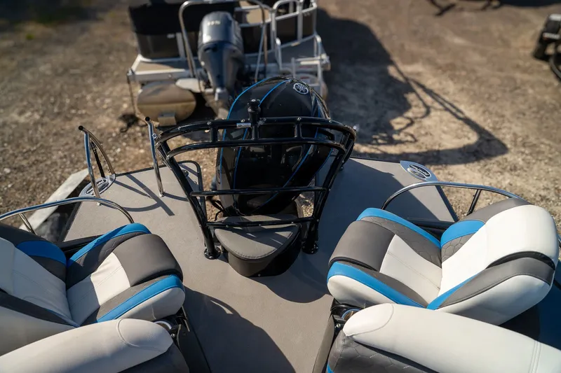 Slide: The Image of Aqua 250 XP3 - Tritoon 2015 - 17