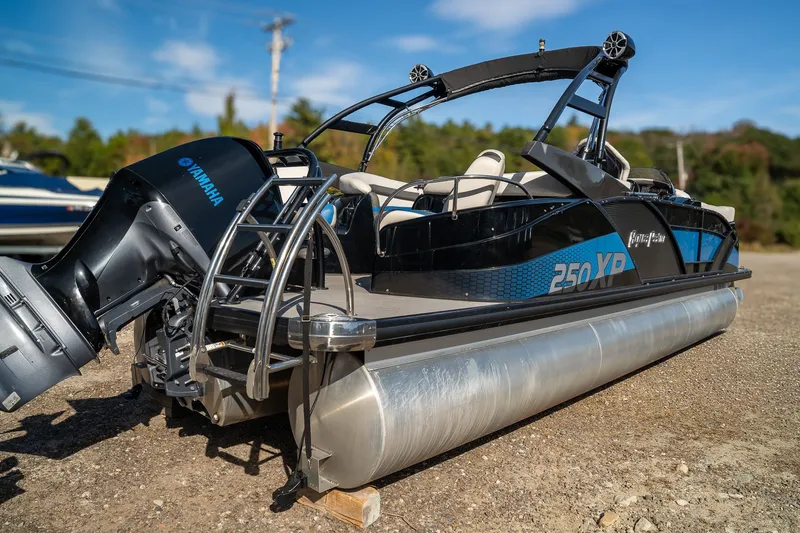 Slide: The Image of Aqua 250 XP3 - Tritoon 2015 - 7