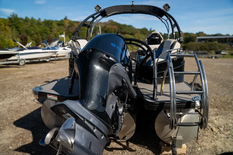 Slide: The Image of Aqua 250 XP3 - Tritoon 2015 - 8