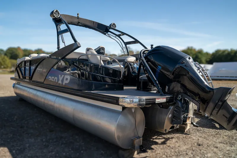 Slide: The Image of Aqua 250 XP3 - Tritoon 2015 - 9