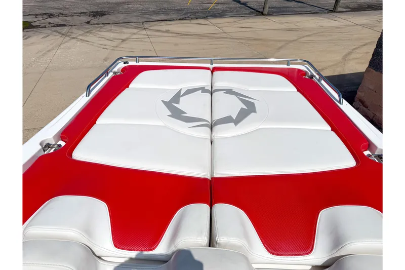 Slide: The Image of 2007 Fountain 42 Lightning boat with red and white cushioned seating. - 32