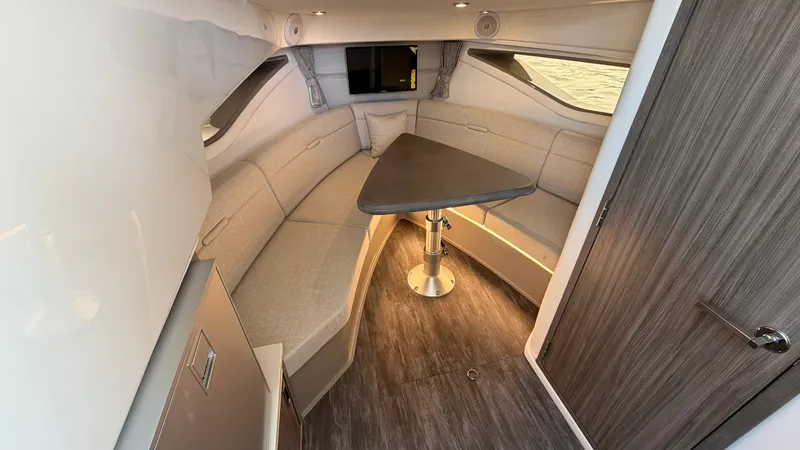 Slide: The Image of Sea Ray Sundancer 320 Outboard 2026 - 43