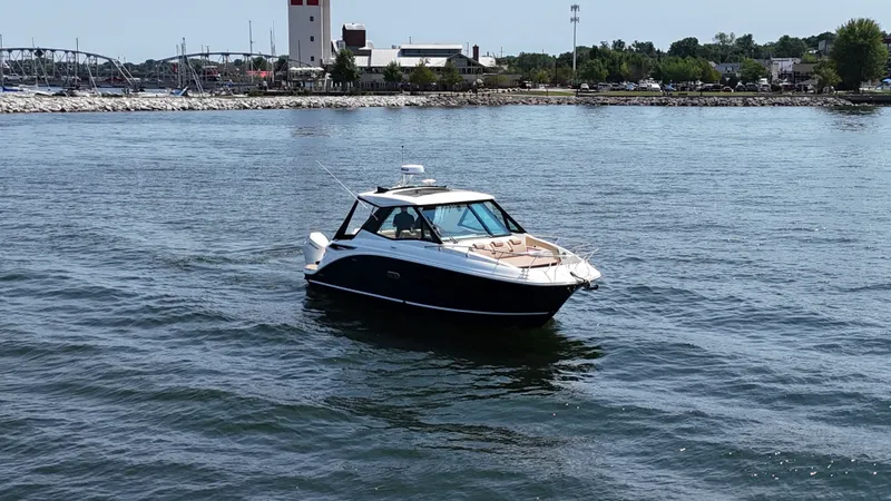 Slide: The Image of Sea Ray Sundancer 320 Outboard 2026 - 7