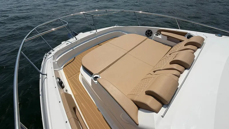 Slide: The Image of Sea Ray Sundancer 320 Outboard 2026 - 53