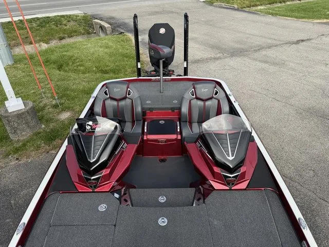 Slide: The Image of Ranger Z520R 2024 - 8