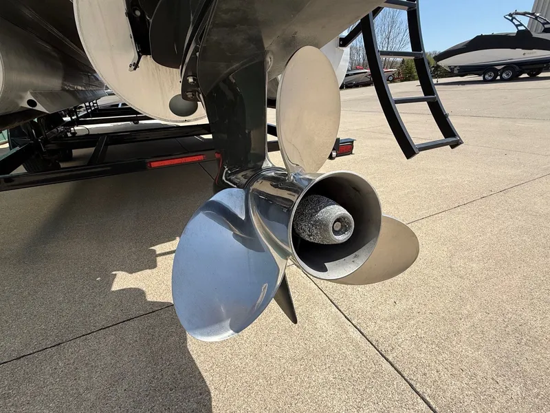 Slide: The Image of Close-up of a 2018 Bennington 25 SX propeller. - 9