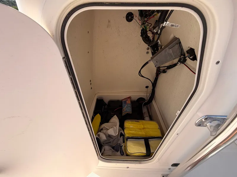 Slide: The Image of Bulls Bay 200 Center Console 2020 - 11