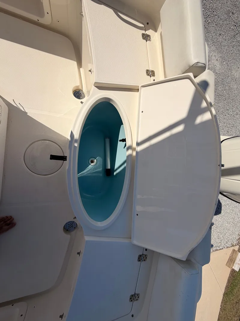 Slide: The Image of Bulls Bay 200 Center Console 2020 - 14