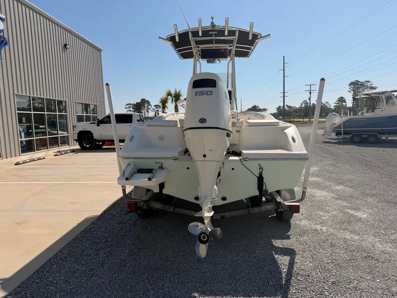 Slide: The Image of Bulls Bay 200 Center Console 2020 - 3