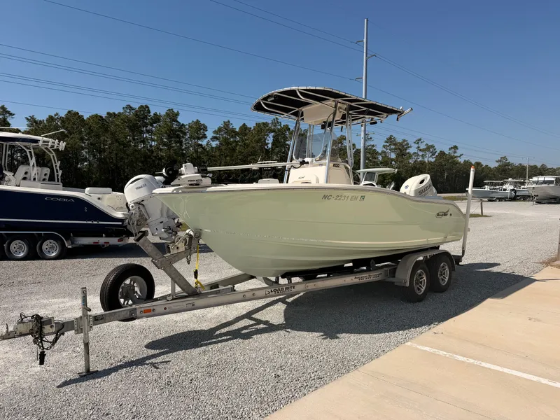 Slide: The Image of Bulls Bay 200 Center Console 2020 - 6