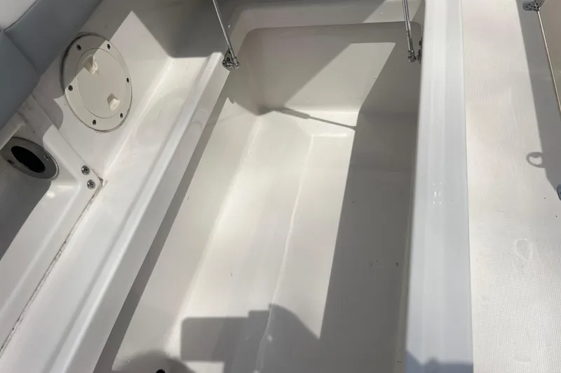 Slide: The Image of Interior of the 2022 Robalo R227 Dual Console boat. - 34