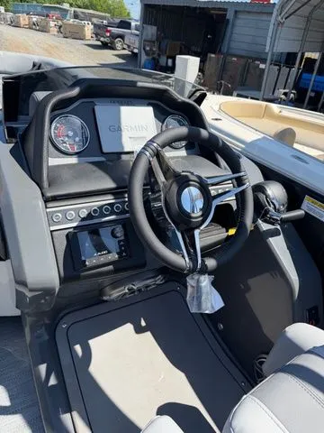 Slide: The Image of Godfrey Monaco 255 SFL - Yamaha 450 XTO 2026 - 10