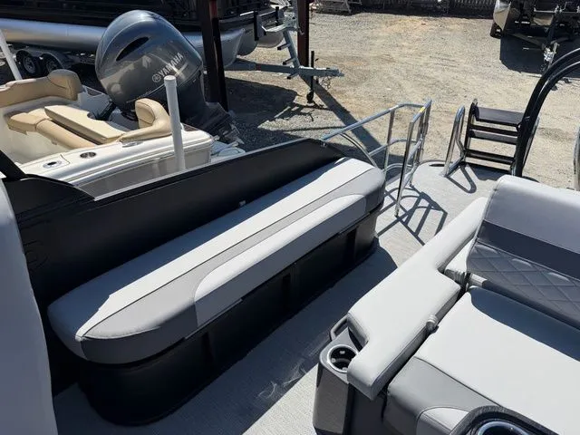 Slide: The Image of Godfrey Monaco 255 SFL - Yamaha 450 XTO 2026 - 13