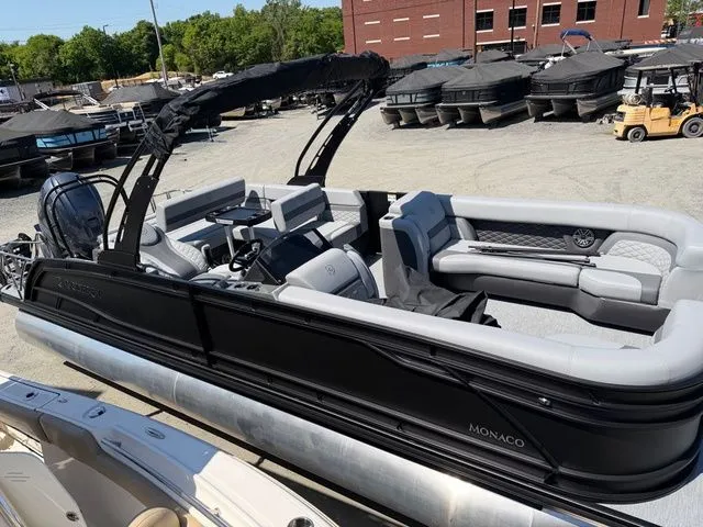 Slide: The Image of Godfrey Monaco 255 SFL - Yamaha 450 XTO 2026 - 6