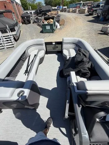 Slide: The Image of Godfrey Monaco 255 SFL - Yamaha 450 XTO 2026 - 8