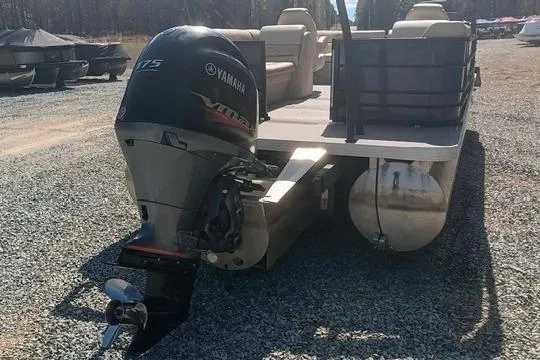 Slide: The Image of 2023 Veranda Vista View 22RC pontoon boat with Yamaha engine. - 2