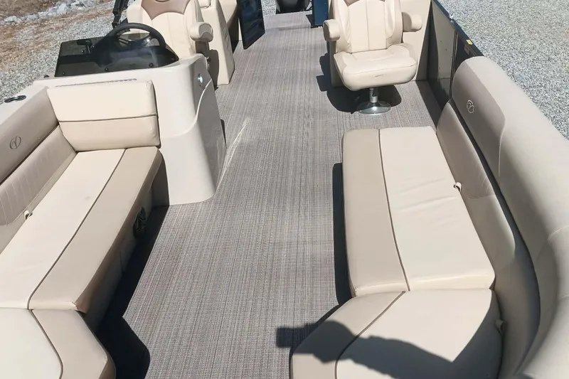 Slide: The Image of Interior of Veranda Vista View 22RC pontoon boat, 2023 model. - 3