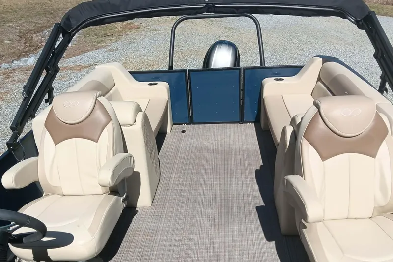 Slide: The Image of Interior of Veranda Vista View 22RC pontoon boat, 2023 model. - 6