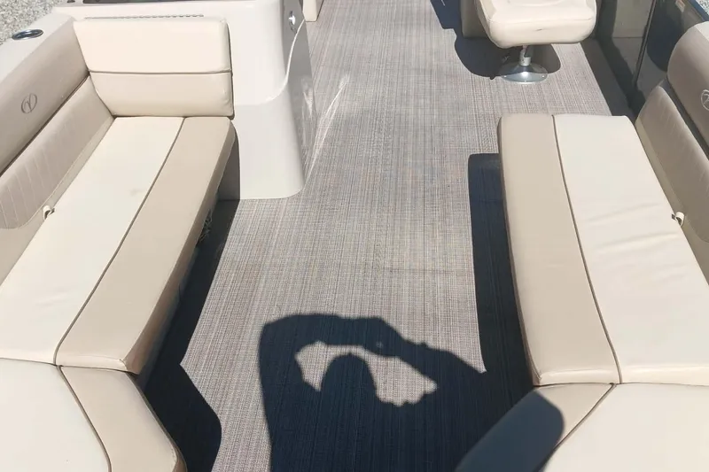 Slide: The Image of Interior of Veranda Vista View 22RC pontoon boat, 2023 model. - 7