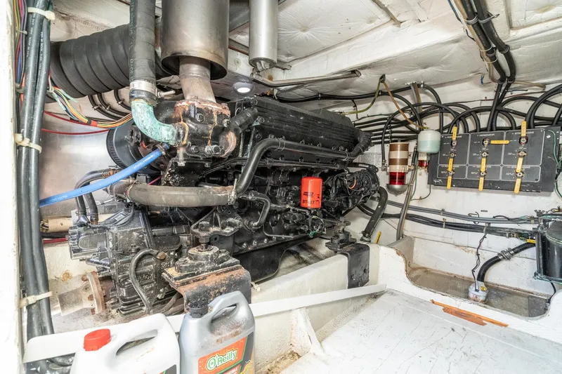 Slide: The Image of Bayliner 4388 Motoryacht 1992 - 57